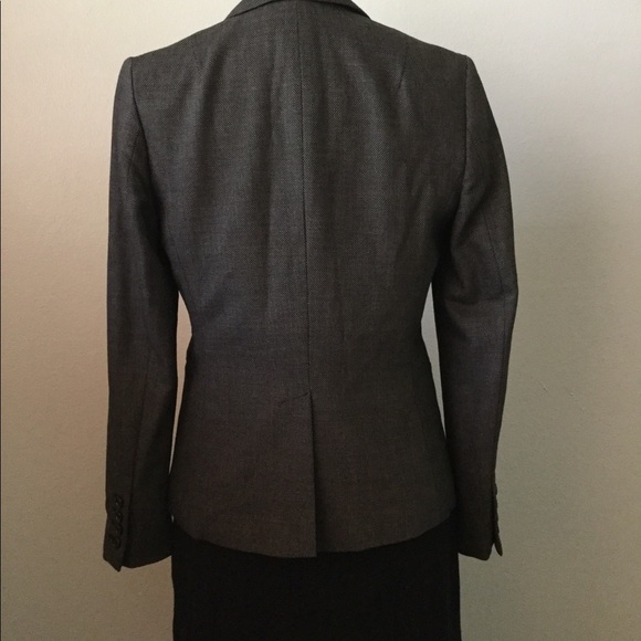 Classic Fit Banana Republic Blazer - Picture 3 of 5